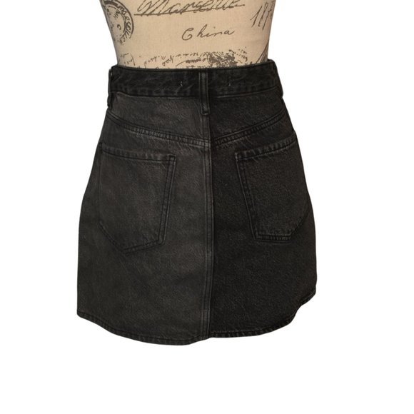 PacSun Two-Tone Gray Jean 5-Pocket Mini Skirt, size 26 - Picture 5 of 13